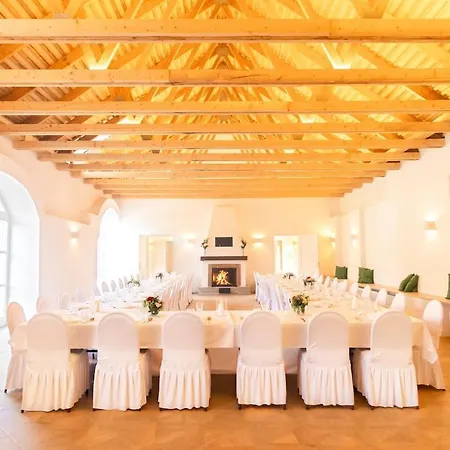 Zamecka Stodola - Cerveny Hradek U Sedlcan Tatil Evi Selčan