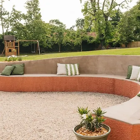 Zamecka Stodola - Cerveny Hradek U Sedlcan Tatil Evi *