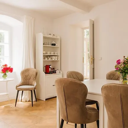 Zamecka Stodola - Cerveny Hradek U Sedlcan Tatil Evi *